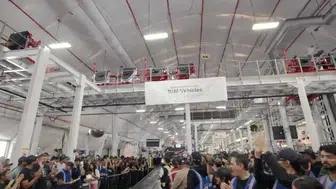 Tesla 10 milyonuncu aracını üretti ancak büyüme hızı durdu