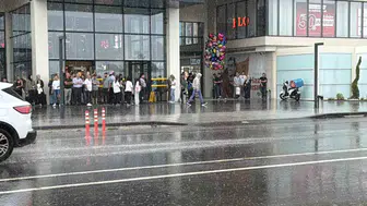 Düzce’de bunaltıcı sıcaklar yerini aniden bastıran yağmura bıraktı