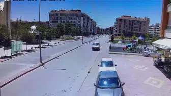 Konya’da trafiği hiçe sayan minibüs sürücüsü kameraya yakalandı