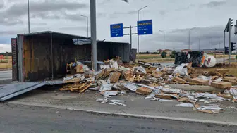 Çorum’da tır ile tanker kavşakta çarpıştı