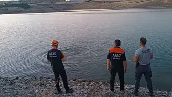 Elazığ’da baraj gölüne giren gençten acı haber geldi