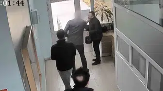 Gazeteciye tokat atan doktora mahkemeden düşük ceza kararı