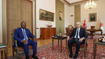 Numan Kurtulmuş Kamerun Büyükelçisini makamında ağırladı