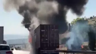 Mersin yolunda 24 ton çikolata taşıyan tır küle döndü