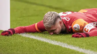 Galatasaray'da Osimhen dönemi resmen başladı: İşte efsanevi 9 numaranın yeni sahibi