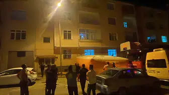 Elazığ’da balkon krizi polisin çabasıyla sona erdi