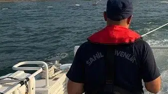 Didim açıklarında deniz yatağı ile sürüklenen iki kişiyi ekipler kurtardı