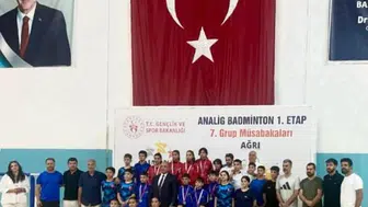 Elazığlı badmintoncular yarı final biletini kaptı