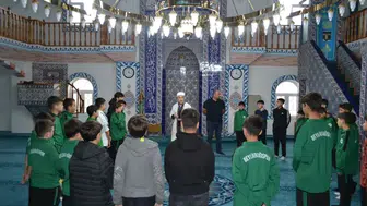 Gebze’de çocuklar için yaz dönemi futbol ve dini eğitim birleşti