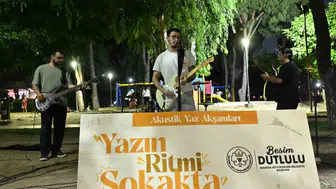 Manisa’da parklar müzikle şenlendi