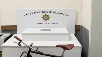 Beyoğlu’nda antika bisiklet hırsızlığı kameraya yakalandı