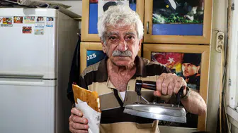 Adana'da yarım asırlık lezzet sırrı ütüyle gelen tost