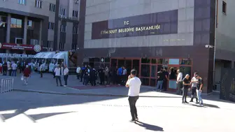 Etimesgut Belediyesine yönelik yolsuzluk operasyonunda 52 kişi gözaltına alındı