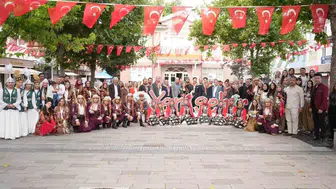 Orhan Gazi ve Nilüfer Hatun’un düğünü Yenişehir’de canlandı