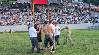 Zonguldak Dağköy güreşlerinde gergin anlar