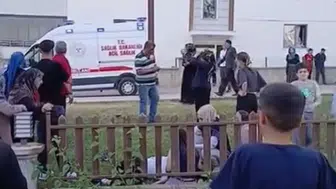Elazığ’da motosiklet kaza yaptı Elektrik direği devrildi