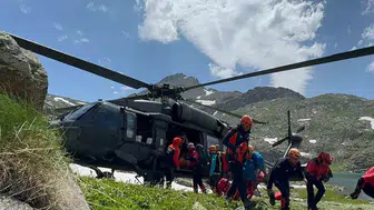 Verçenik Dağı'nda düşen dağcı için dev kurtarma operasyonu