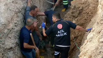 Adıyaman'da kanalizasyon kazısında toprak kayması sonucu bir işçi göçük altında kaldı