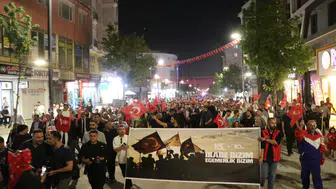 Vanlılar 15 Temmuz anması için meydanlara indi