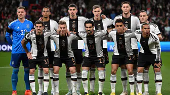 Emeklilik kararından dönen yıldız futbolcu, Almanya'da amatör kümeye imza attı