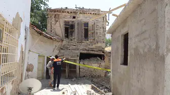 Karaman'da yıkılan metruk duvar mahalleliyi korkuttu