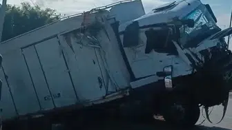 Samsun yolunda tır kazası sürücüyü hastanelik etti