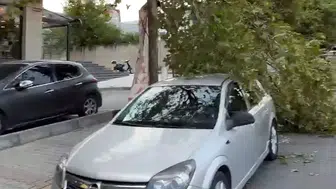 İstanbul’da sert fırtına Avcılar’ı vurdu
