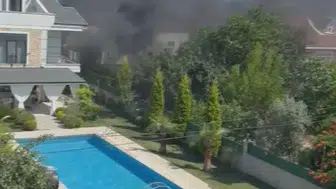 Silivri'de bir villayı alevler teslim aldı