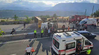 Safranbolu yolunda tır dehşeti Sürücü alevlerin arasından son anda kurtarıldı