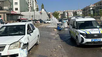 Adıyaman’da kontrolden çıkan araç yangın hidrantını kökünden söktü
