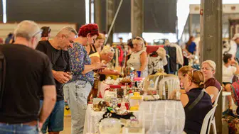 İzmir’de ikinci el pazarları ev ekonomisine can suyu oluyor