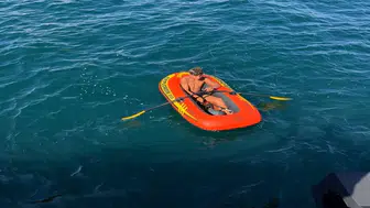 Mudanya açıklarında sürüklenen genç son anda kurtarıldı