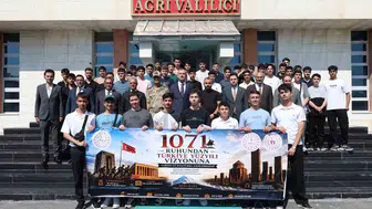 Ağrılı gençler Türkiye’nin tarihi rotalarını keşfetmek için yola çıktı