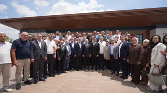 AK Parti Kayseri teşkilatı beş yüzüncü günü masaya yatırdı