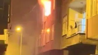 Hopa’da gece yarısı apartman dairesini alevler sardı