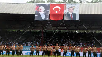 Kırkpınar er meydanında son 16 mücadelesi başladı