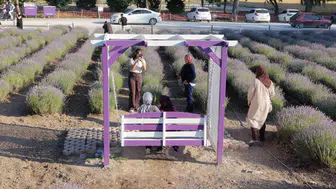 Çorum’un mor bahçesi ziyaretçi akınına uğruyor