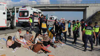 Aksaray yolunda otobüs faciası 40 kişi yaralandı