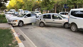 Elazığ trafiğinde zincirleme kaza 3 kişi yaralandı
