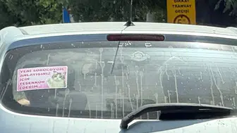 Eskişehir trafiğinde kedi resimli acemi sürücü notu yüzleri güldürdü
