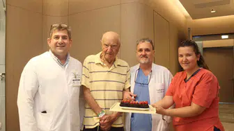 100 yaşına giren Ali İhsan Bey prostat ameliyatıyla hayata döndü