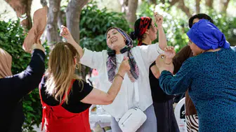 İzmirli aileler yazın tadını piknikle çıkarıyor