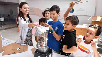 Mersinli çocuklar yaz tatilinde robotik kodlama ve uzay bilimlerini öğreniyor