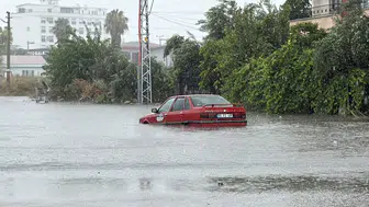 Osmaniye'de şiddetli sağanak hayatı felç etti