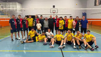 Çilimli voleybol turnuvasında kupa Sofiler takımının oldu