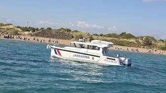Antalya kıyılarında jandarma devriyesi