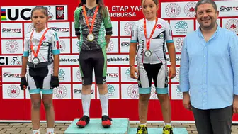 Akhisarlı genç bisikletçiler Bursa yarışından madalyalarla döndü