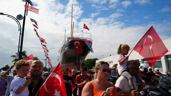 Bandırma Vapuru yeni konumuna mehter marşlarıyla taşındı