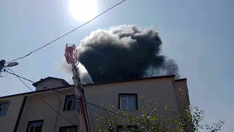 Gerede’de bir apartman çatısı yangınla sarsıldı