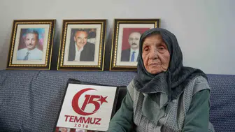 100 yaşındaki annenin 15 Temmuz nöbeti Üç şehidin acısı dinmiyor